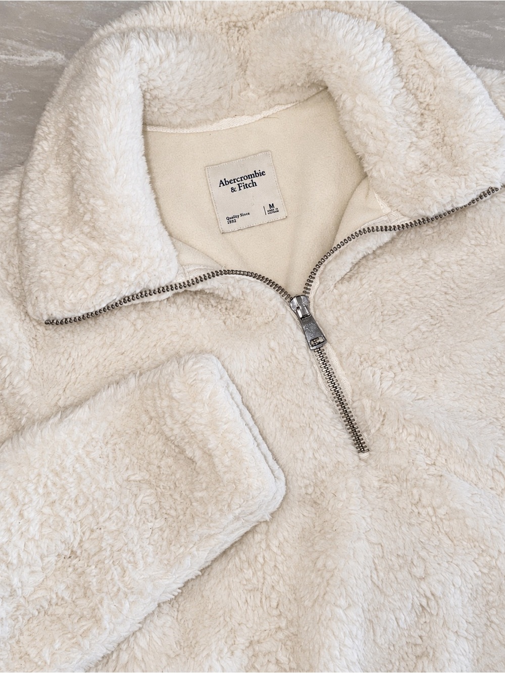 Beautiful Abercrombie& Fitch Women’s Medium Cream Sherpa Half Zip Pullover